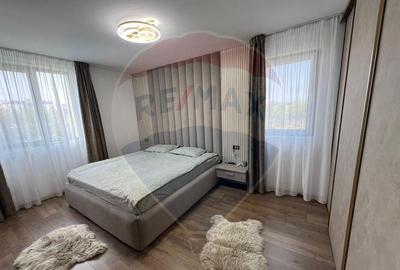 Casă cu 5 camere cu Teren 450 Mp în Central