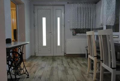 Casa renovata in Galsa, locatie foarte buna, bransamente la toate utilitatile - 3