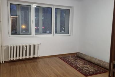 Unirii, Bd Dimitrie Cantemir stradal , 2 minute metrou - 7