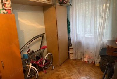 Apartament 3 camere de vanzare | Etaj 1 | Balcon | Geam la baie | Centrala | - 5