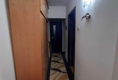 Apartament cu 3 camere semidecomandat în Dacia - 1