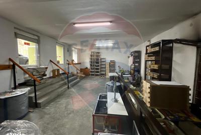 Spațiu comercial, de 90 mp, în Central - 4
