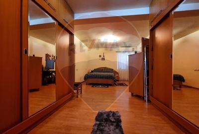 Casa / Vila cu 8 camere de vanzare in zona Coiciu - 2