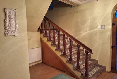 Casă cu 6 camere cu Teren 666 Mp în Cetate - 4