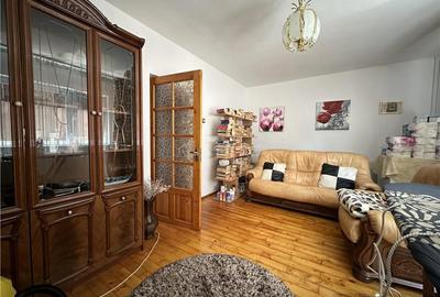 Casă cu 5 camere cu Teren 250 Mp în Colentina