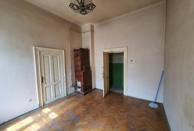 Spațiu comercial, de 800 mp, în Bucur Obor