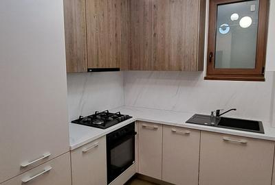 Apartament cu 3 camere semidecomandat, mobilat în 13 Septembrie - 2