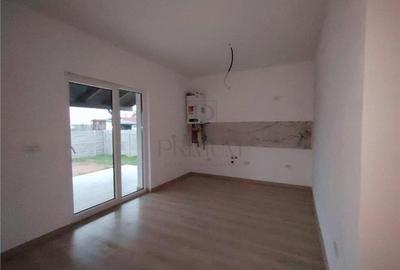 Duplex cu 3 camere cu Canalizare în Moșnița Nouă - 9