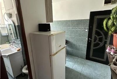 Mobilat și utilat et intermediar ?n spate la Secția 3 Mobilat și utilat et intermediar ?n spate la Secția 3 - 1