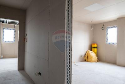 Spațiu industrial, de 1,800 mp, în Est - 16