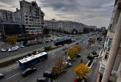 Apartament cu 3 camere decomandat în Calea București - 3