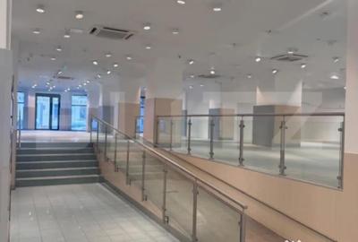 Spațiu comercial, de 476 mp, în Ultracentral - 5