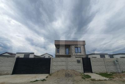 Casă cu 5 camere cu Teren 470 Mp în Central
