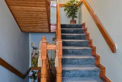 Casa cărămidă D+P+E+M , 356m2 , bucatarie de vară  58m2, teren 385m2 Casa cărămidă D+P+E+M , 356m2 , bucatarie de vară  58m2, teren 385m2 - 7