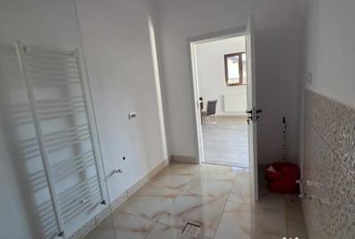 Casă cu 3 camere cu Teren 1890 Mp în Central - 5