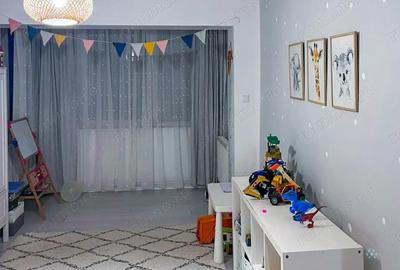 Apartament cu 3 camere semidecomandat în Gojdu - 2