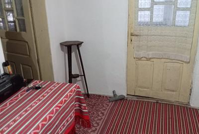 Casă cu 2 camere cu Teren 2325 Mp în Scornicești - 1