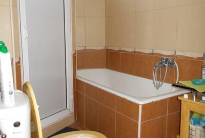 Casă cu 5 camere cu Teren 70 Mp în Central - 12