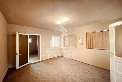 Casă cu 2 camere cu Teren 2000 Mp în Laz - 2