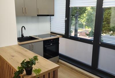 Apartament cu 3 camere decomandat în Uiești
