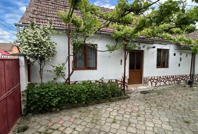 Casa individuala, 6 camere | 2109 mp teren |, localitatea Rusi, judetul Sibiu Casa individuala, 6 camere | 2109 mp teren |, localitatea Rusi, judetul Sibiu - 2