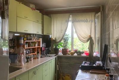 Apartament cu 3 camere semidecomandat, mobilat în Dristor - 6