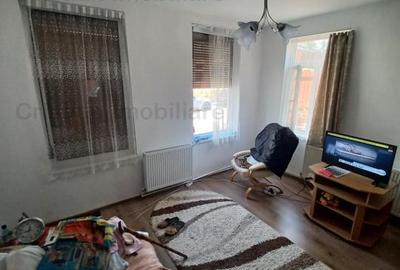 Casă cu 3 camere cu Canalizare în Central - 5