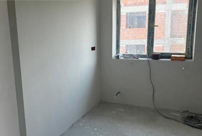 Ap 3 camere, etj 1 (la vilă). Preț  70.000 euro REDUS de la 80.000 Eur - 4