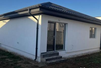 Casă cu 4 camere cu Teren 300 Mp în Malu Mare - 8