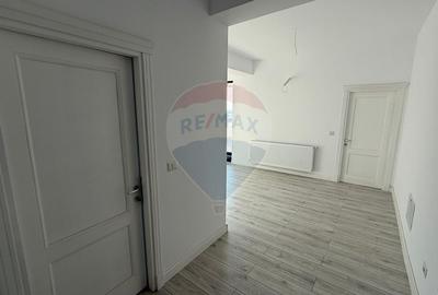 Apartament cu 3 camere decomandat în Nord - 2