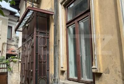 Casă cu 3 camere cu Canalizare în Parcul Carol - 1