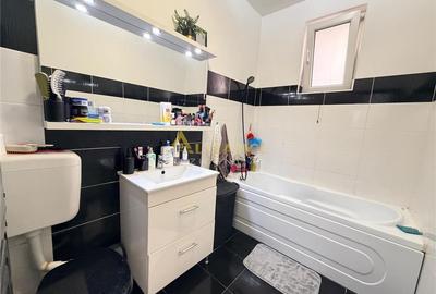 Apartament cu 3 camere decomandat în Berceni - 12