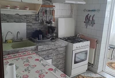 Inchiriez apartament cu 2 camere , decomandat , complet utilat - 6