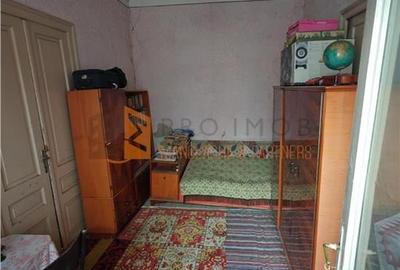 Casa de vanzare si teren 708 mp in zona Micro 5 - 7