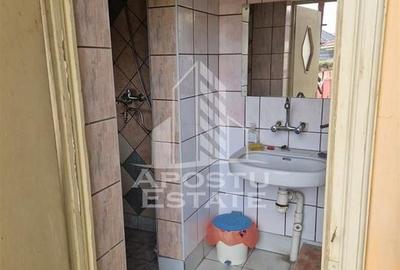 Casa familiala cu spatiu comercial si garaj P+1E+M 720 Mp - 59