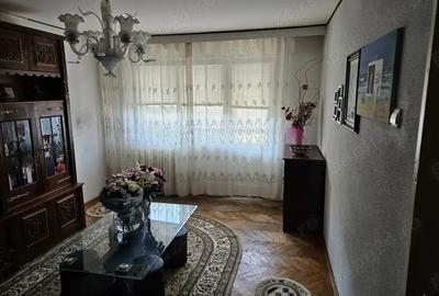 Proprietar vand 3 camere Constanta, str Stefan cel Mare