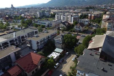 Casă cu 7 camere cu Teren 700 Mp în Hotvon - 6