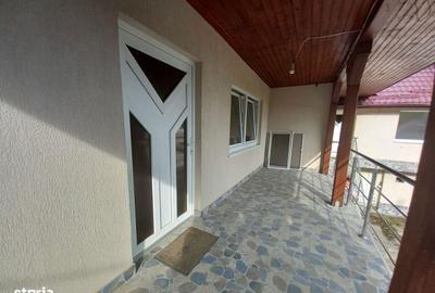 Casă cu 4 camere în Băița - 4