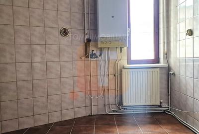 3 camere ultracentral – Piatra Neamț, etaj 4, balcon 7.9 mp 3 camere ultracentral – Piatra Neamț, etaj 4, balcon 7.9 mp - 3