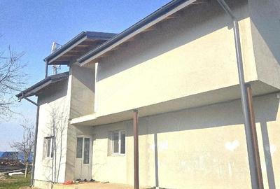 Casă cu Teren 1000 Mp în Ciolpani - 2