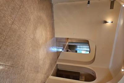 Apartament cu 3 camere semidecomandat în Central - 9