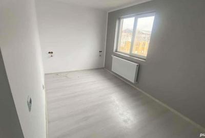 Vand apartament 2 camere, et4, bl N3. Pret 35000 - 6