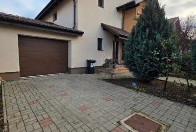 Proprietar vand casa individuala cu 4 camere si teren de 820 mp - Dumbravita - 2