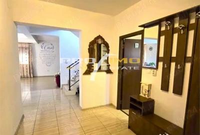 Casă cu 4 camere cu Teren 300 Mp în Lazu