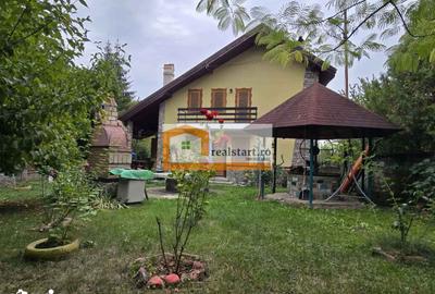 Casă cu 9 camere cu Teren 1800 Mp în Central - 6