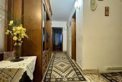 Casă individuală cu 6 camere cu Canalizare în Tomis II - 8