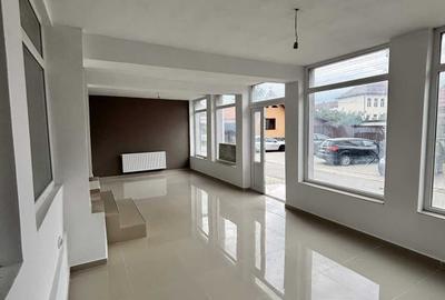 Apartament cu 4 camere nedecomandat în Pianu - 6