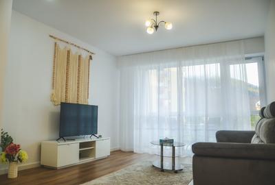 Închiriez apartament 3 camere ,bloc nou,  parcare inclusă , termen lung