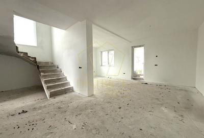 Duplex cu 4 camere cu Canalizare în Săcălaz