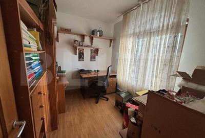 Casă cu 5 camere cu Teren 2300 Mp în Aninoasa